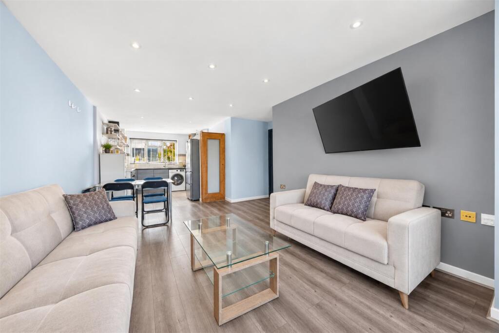 Apartment in London - View 5