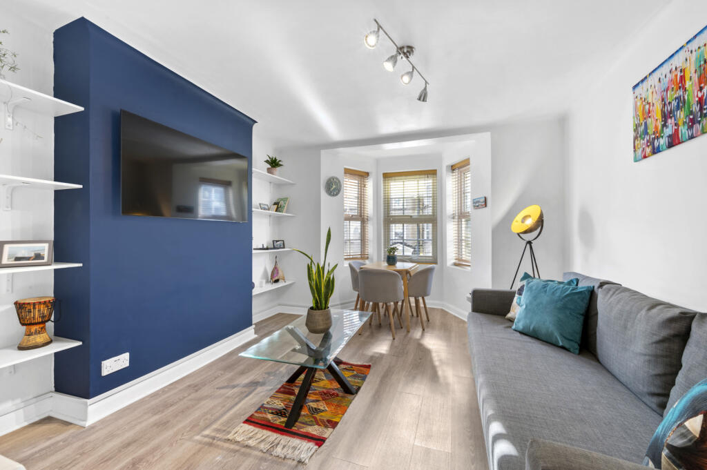 Apartment in Kingston upon Thames - View 5