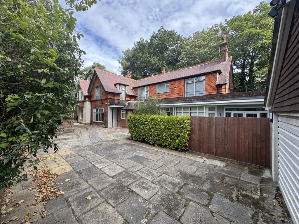 House in Bournemouth, Springbourne - View 5