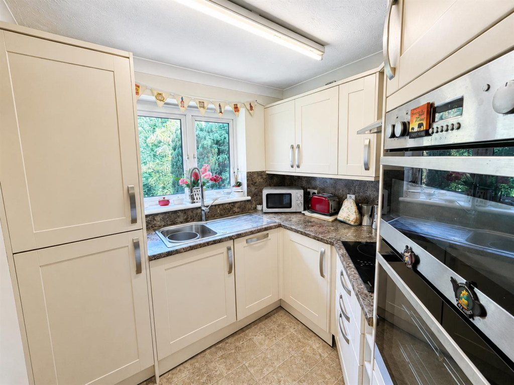 Apartment in Cardiff - View 4
