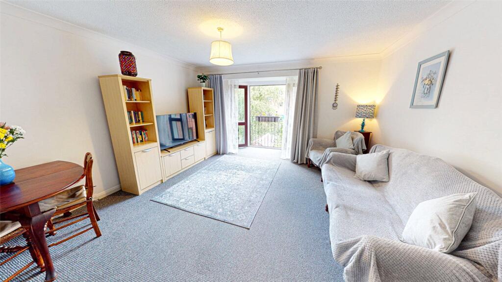 Apartment in Manchester, Victoria Park, Rusholme - View 2