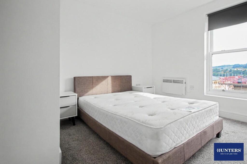 Apartment in Bradford, Eastbrook, Manningham - More