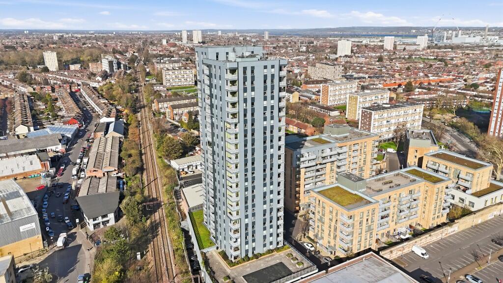 Main image of property: Cannon Road, London, N17