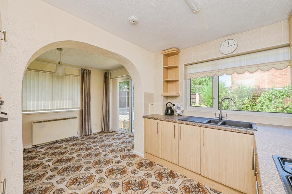 Edgar Close, Tamworth - View 6