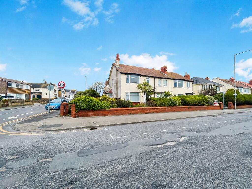 Main image of property: Flat, 1 32 Bispham Road, Thornton Cleveleys, Lancashire FY5 1DG