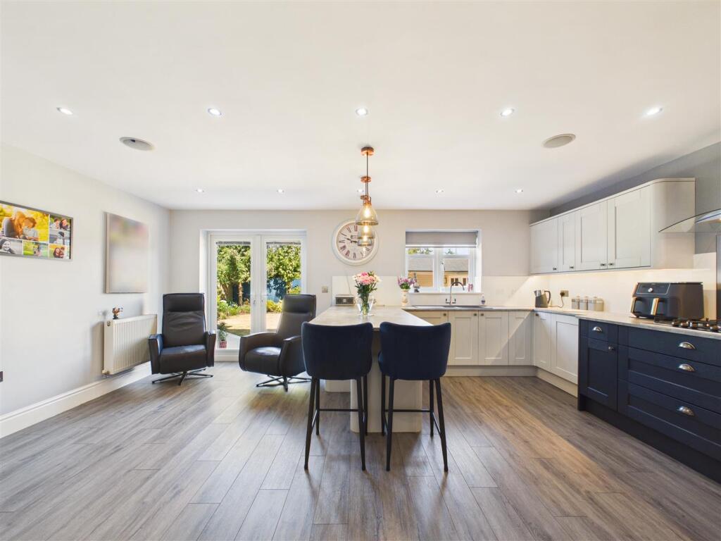 House in Hull, Newport - More