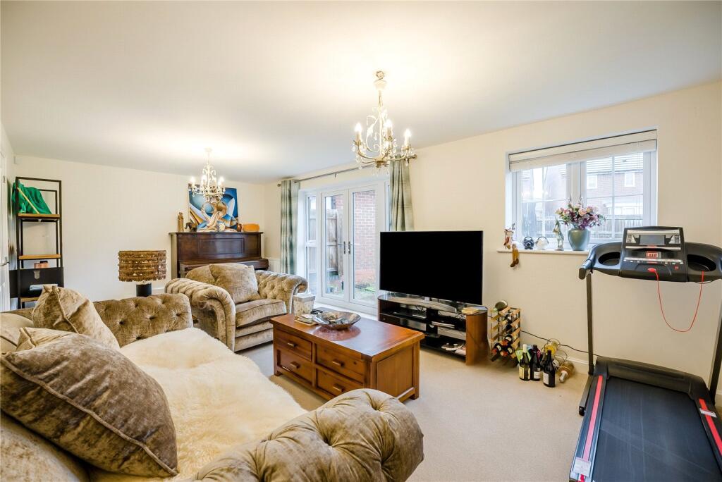23, Wrekin Dove Close, Bowbrook, Shrewsbury photo 2