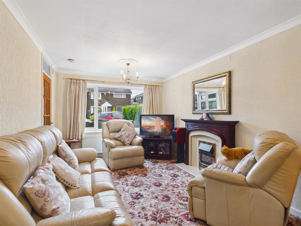 Kendal Close, Buxton photo 3