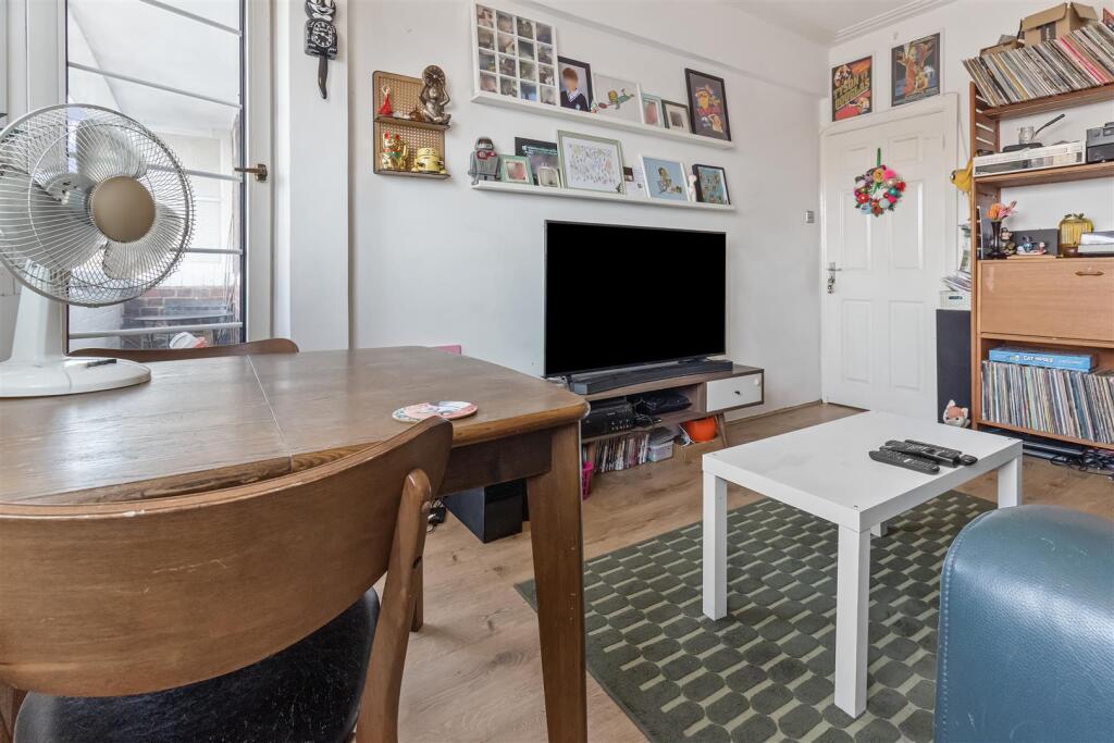 House in Brighton - View 5