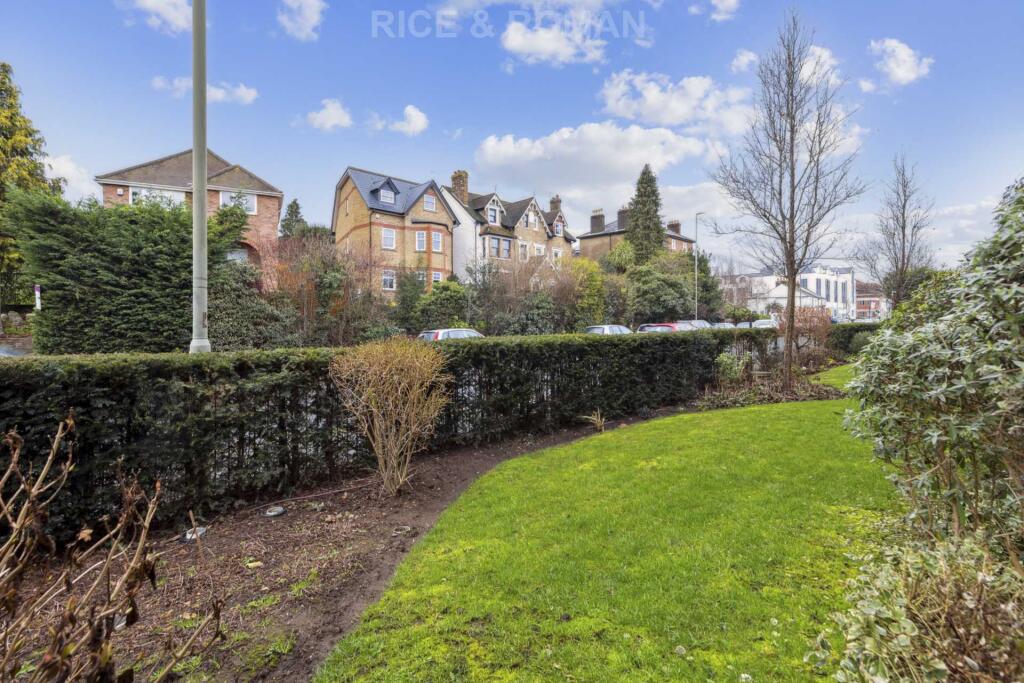 Emmeline Lodge, Leatherhead photo 2