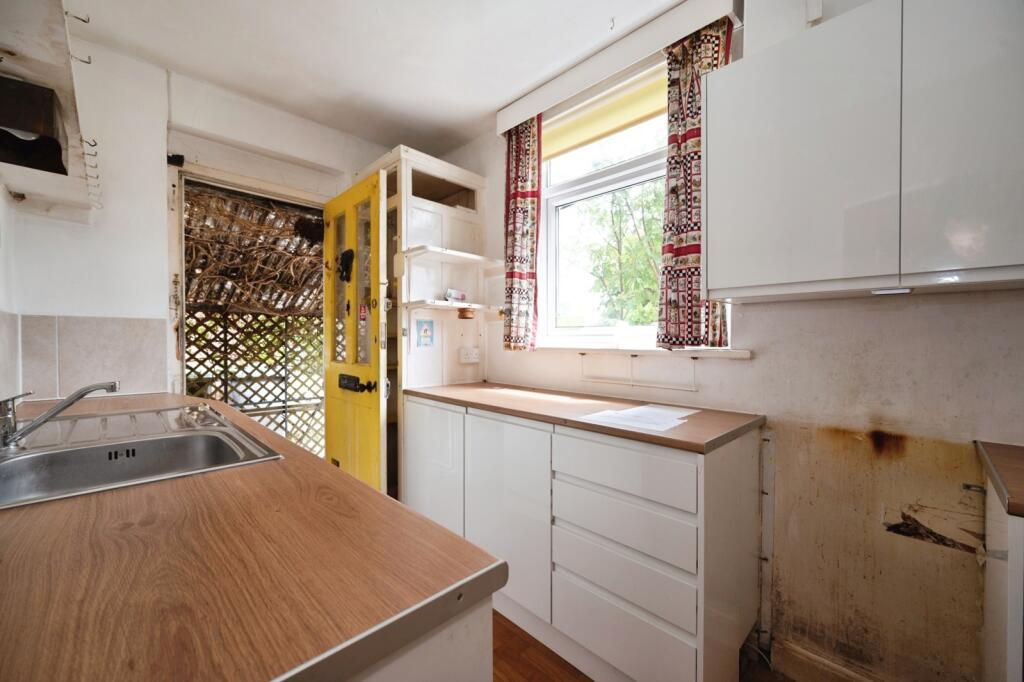 House in Havant, Hampshire - View 3