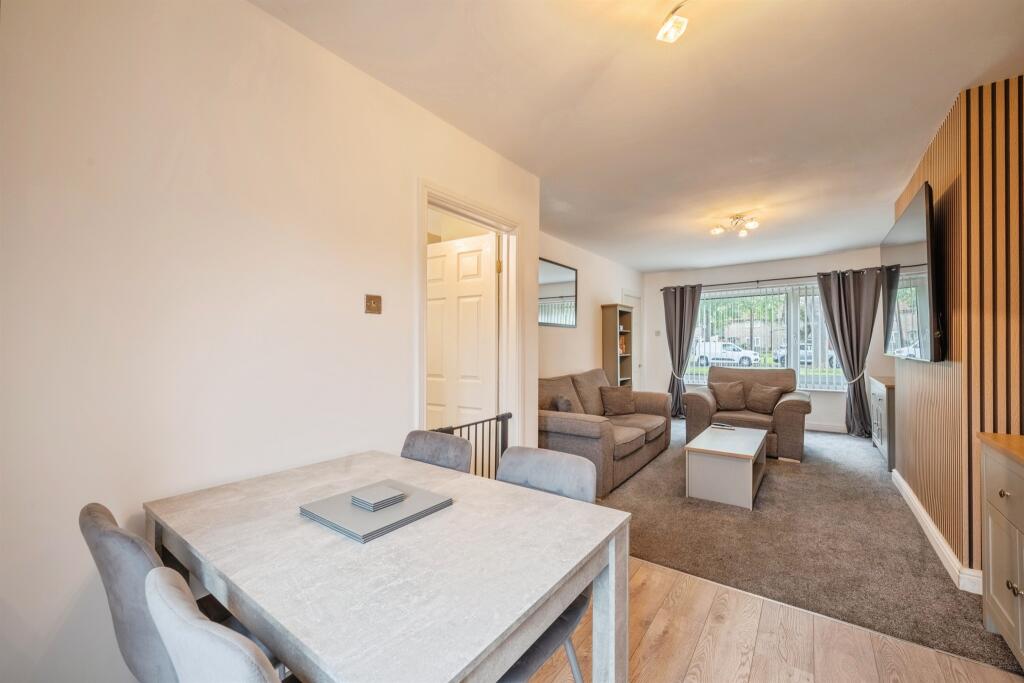 House in Hull - More