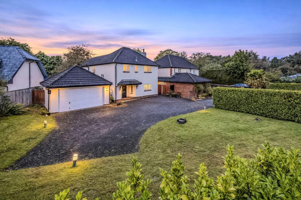 4-bed detached on Hardacre Lane, Whittle-Le-Woods, PR6, £649,995