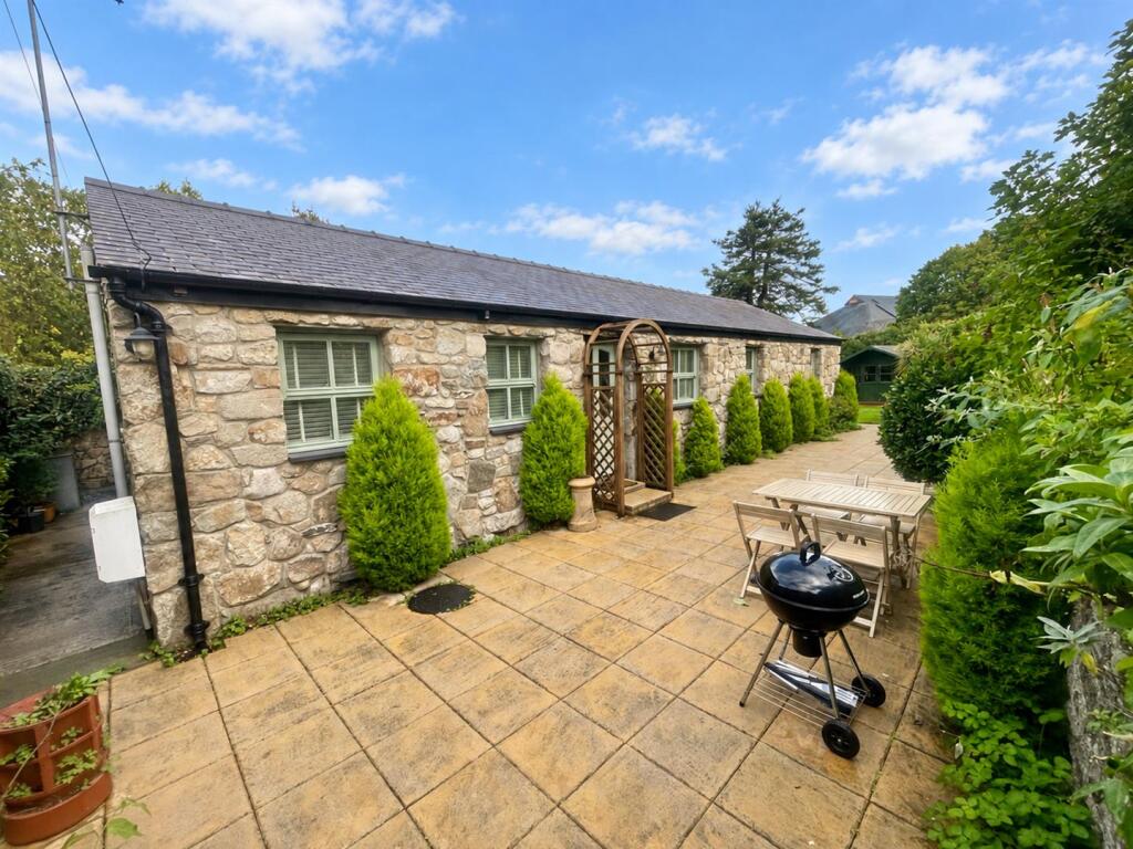 2-bed detached on Church Street, Beaumaris, £395,000