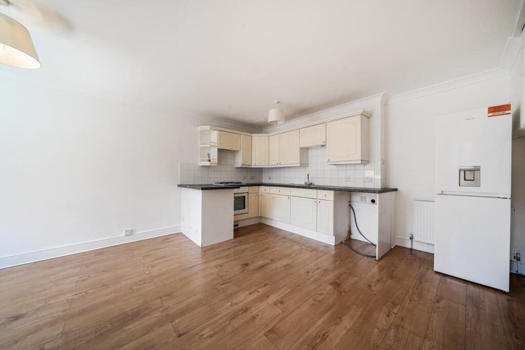 House in London - View 5