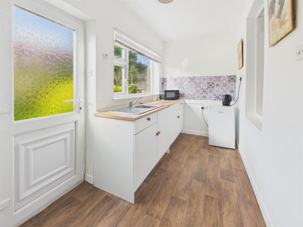 House in Ipswich - View 3