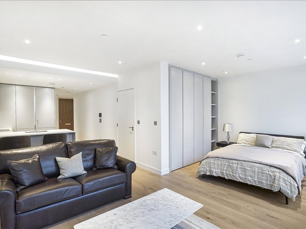 Apartment in London, St John's Estate, Isle of Dogs - View 4