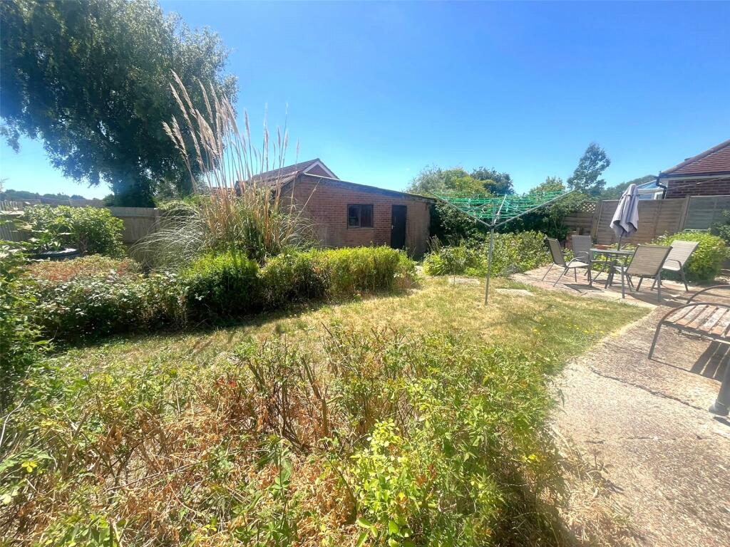 House in Basingstoke and Deane, Oakley - More