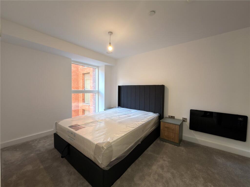 Apartment in Birmingham, West Midlands - More