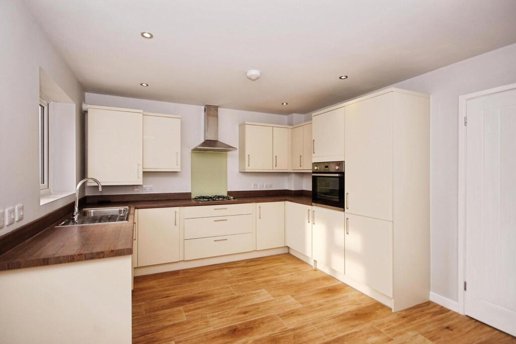 House in Stroud, Hinton - View 3