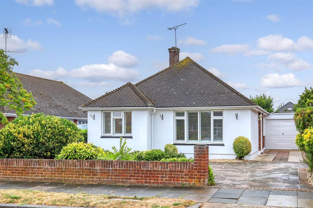 Main image of property: St. James Avenue, Thorpe Bay, Essex, SS1