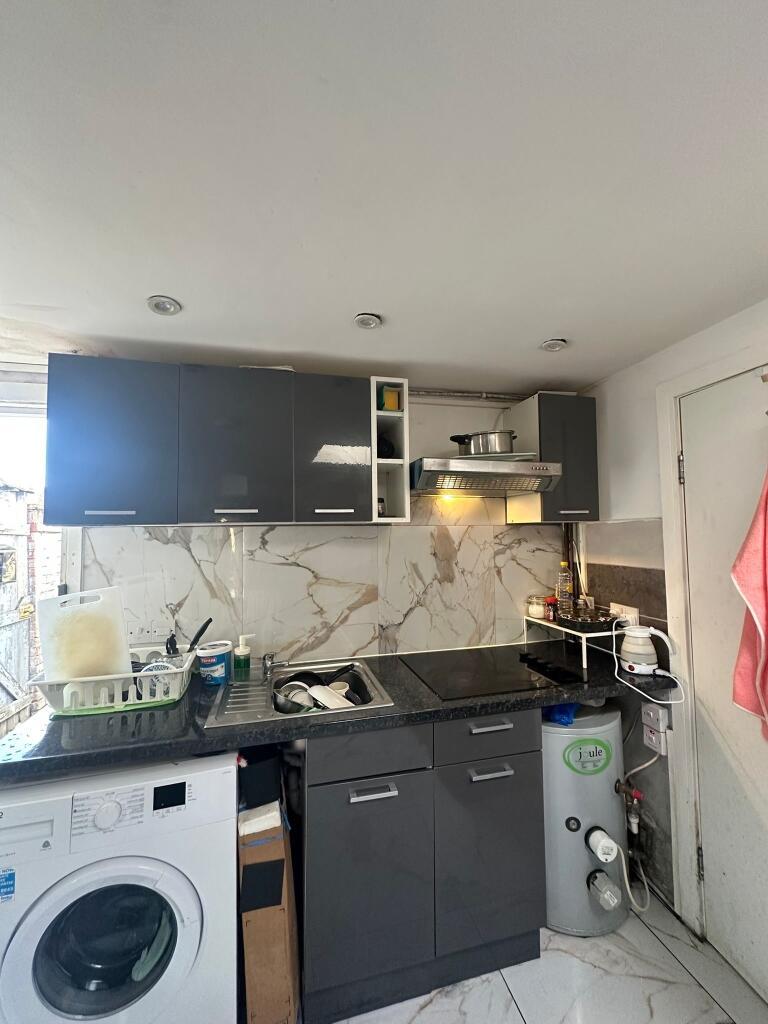 80B Seymour Avenue, Tottenham, London N17 9ED photo 3