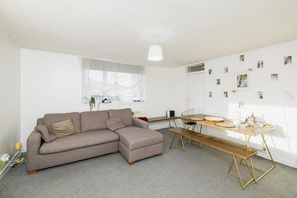 Pennywell gardens, Edinburgh, EH4