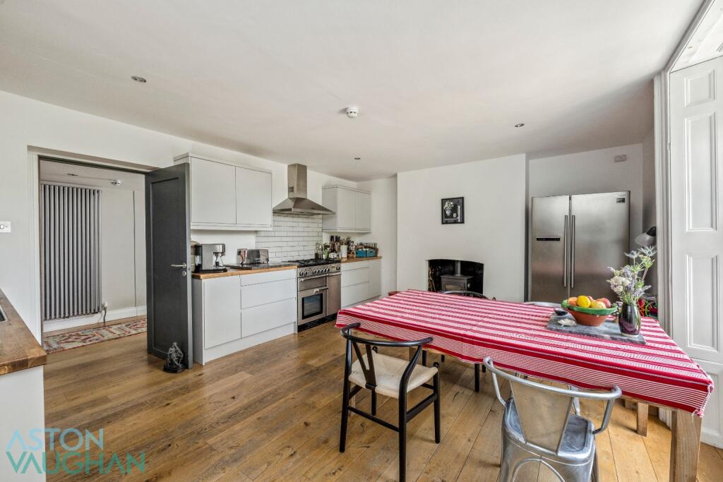 House in Tonbridge - More