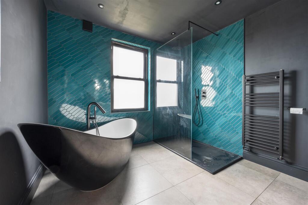 House in London, South Woodford - View 5