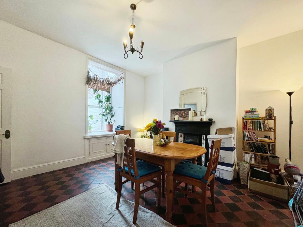 House in Manchester, Parrs Wood, Didsbury - More