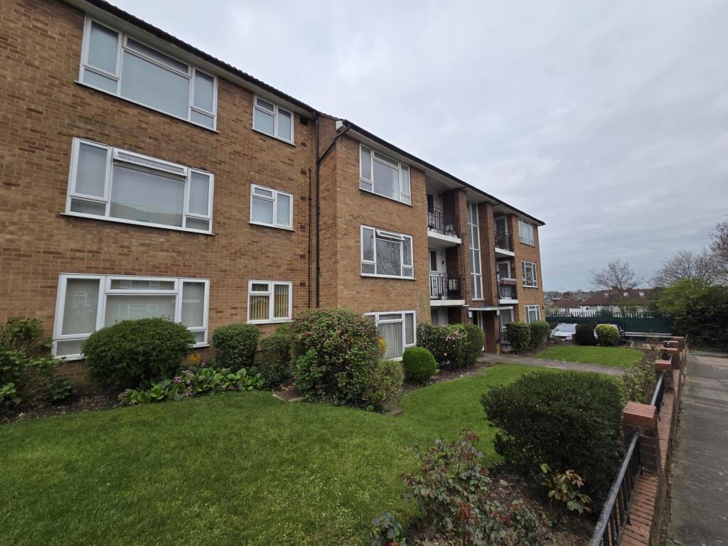 Main image of property: High Road, Whetsone, N20