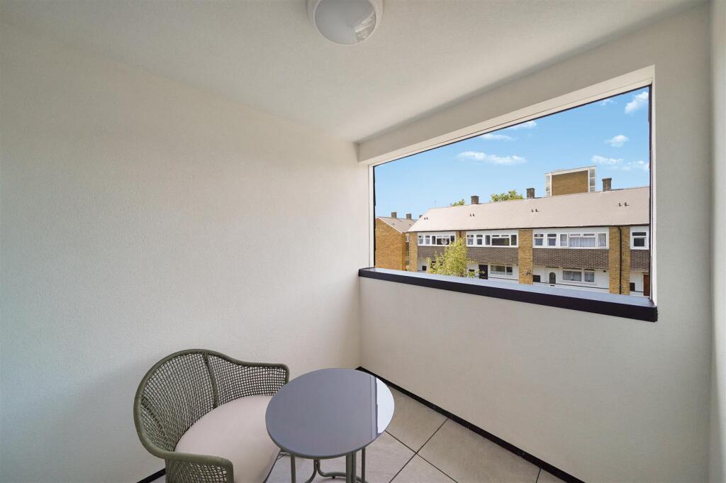 Apartment in London - More