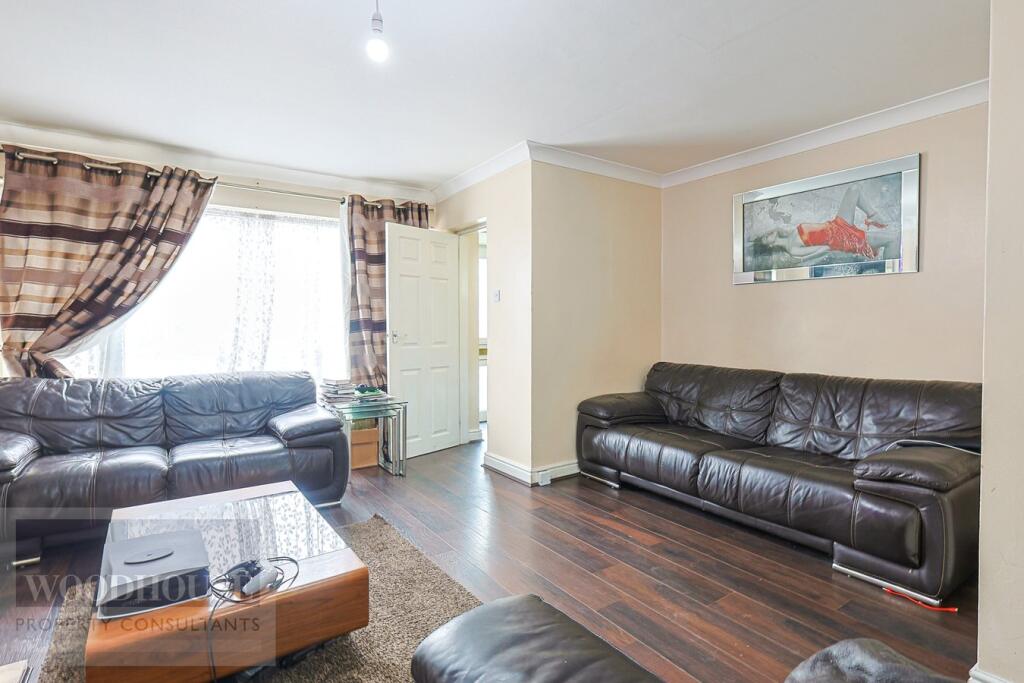 House in Broxbourne, Hertfordshire - View 4