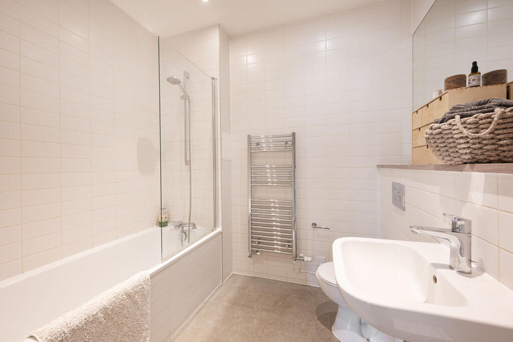 Apartment in London - More