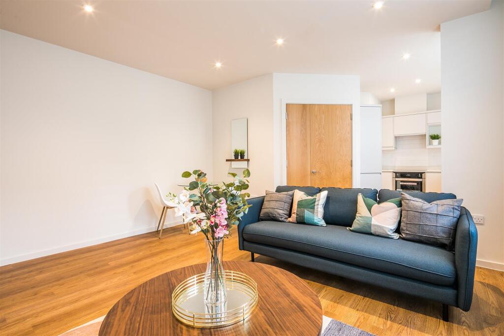 Main image of property: Queens Building, Queen Street, S1