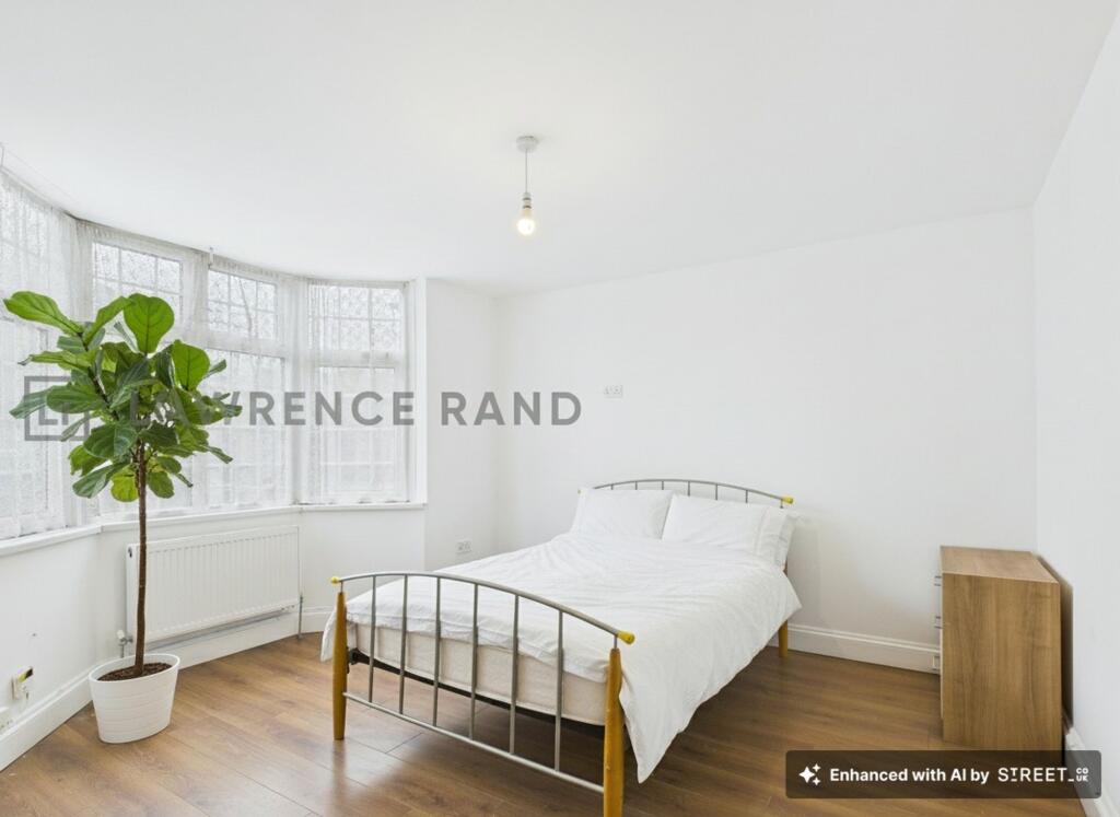 Apartment in Southall - View 5