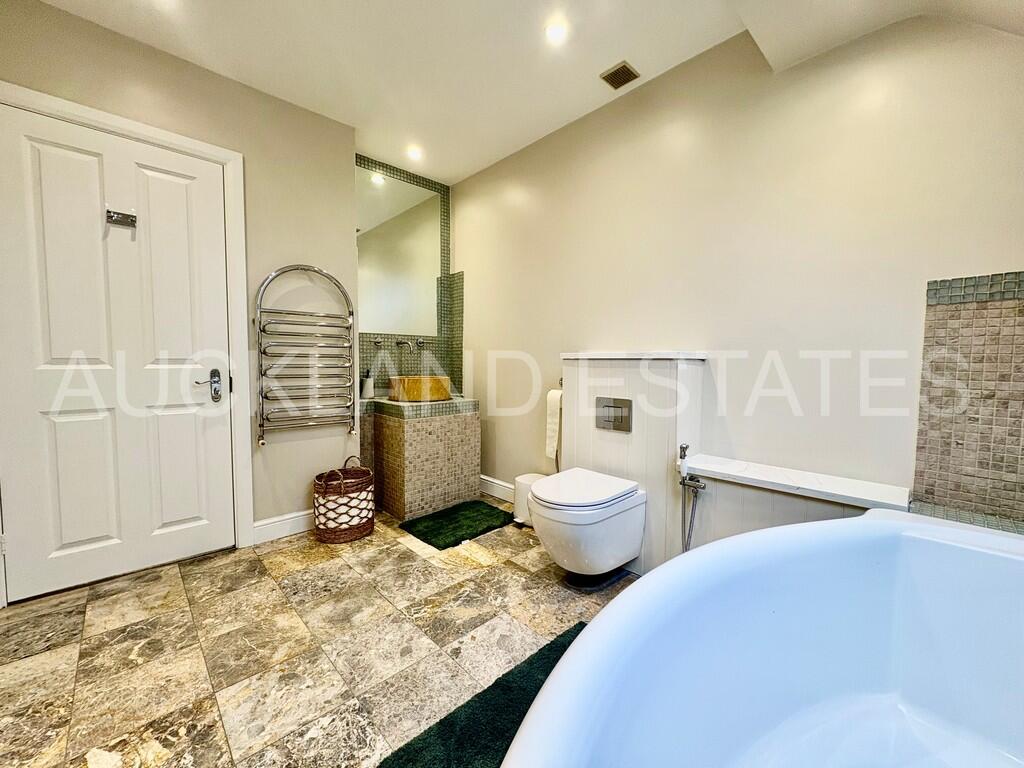 Additional image 27 of Foxes Lane, Brookmans Park, AL9