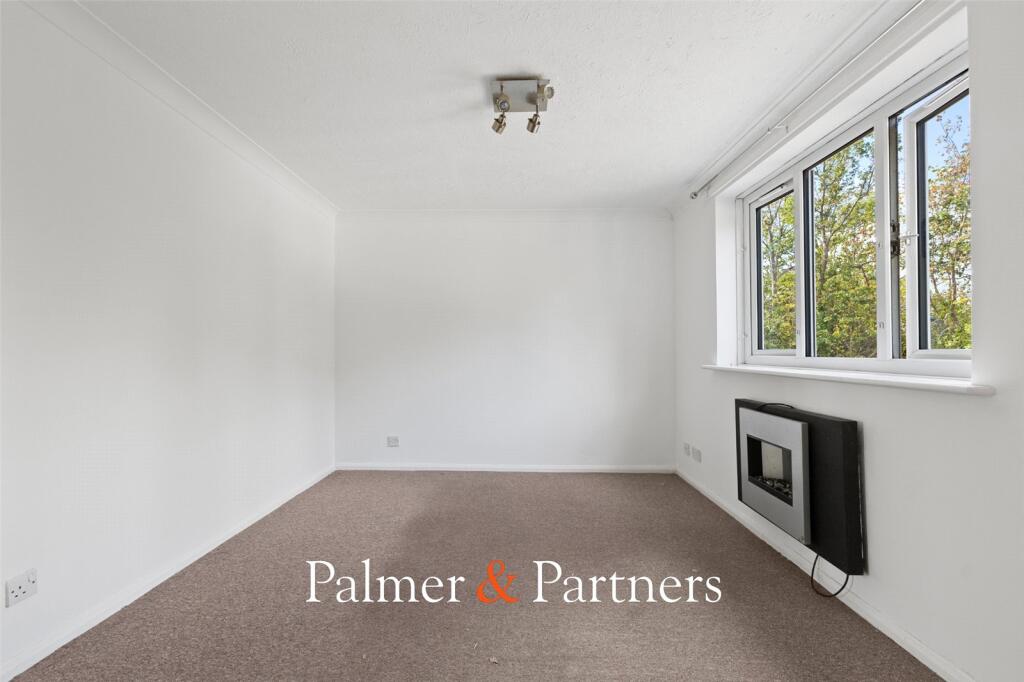 Apartment in Colchester, Stanway - View 4