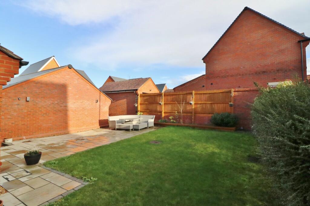 Sandy Field Way, Botley, SO32 photo 4