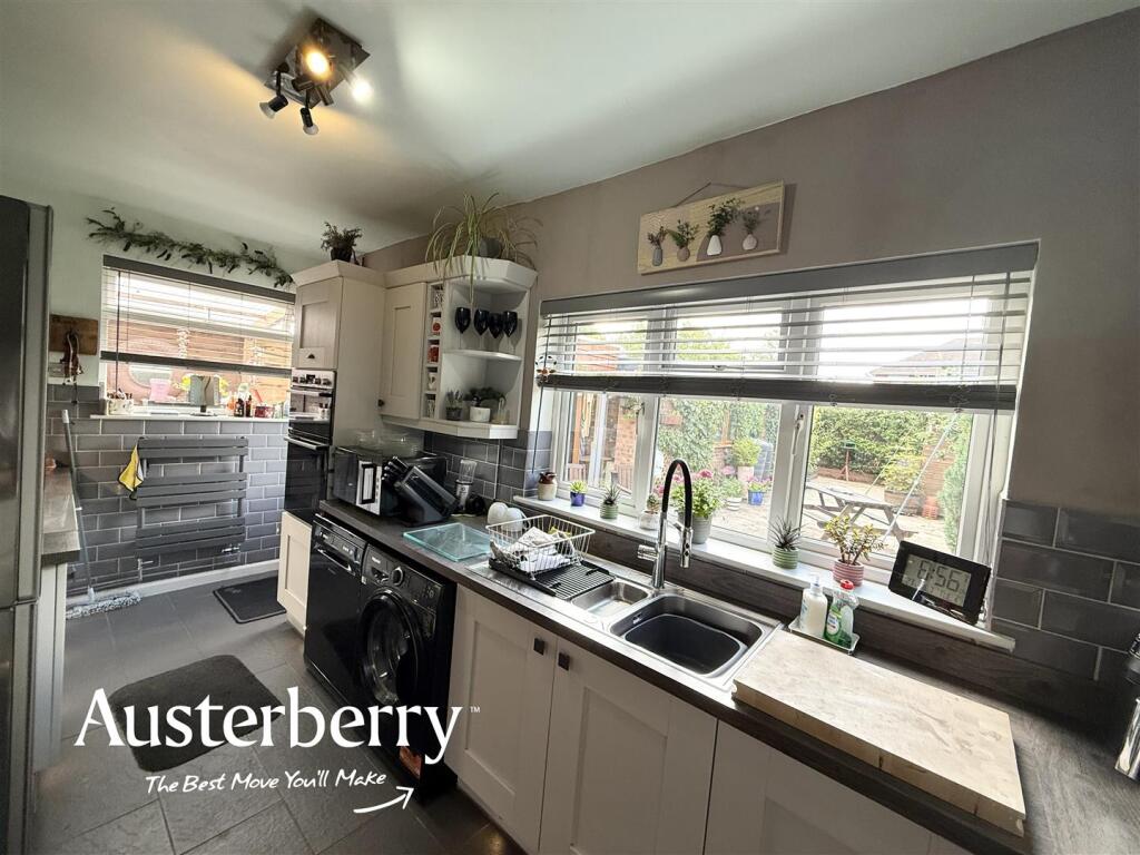 House in Stoke-on-Trent - More