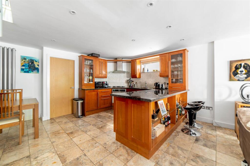 House in Newcastle upon Tyne, Tyne and Wear - More