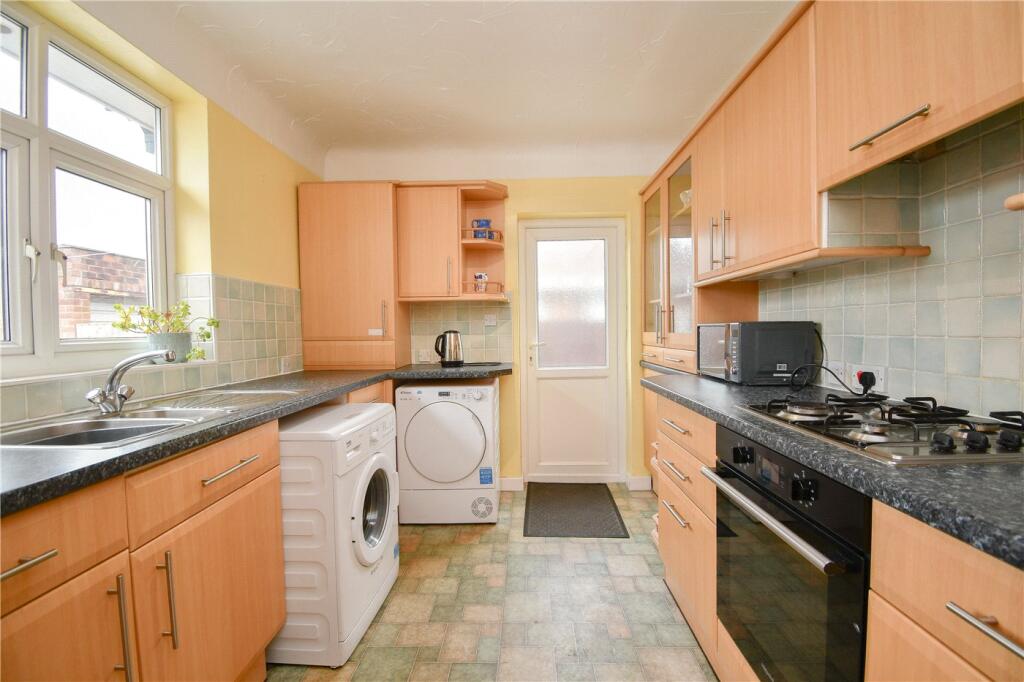 Wyvern Road, Moreton, Wirral photo 4