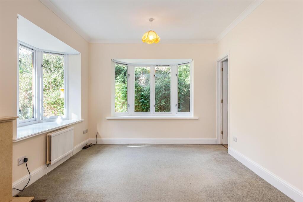 Apartment in Chichester, Summersdale - View 4