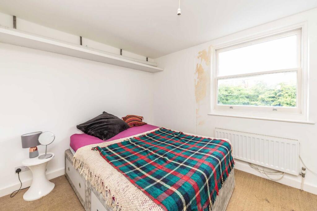 House in Twickenham - View 4