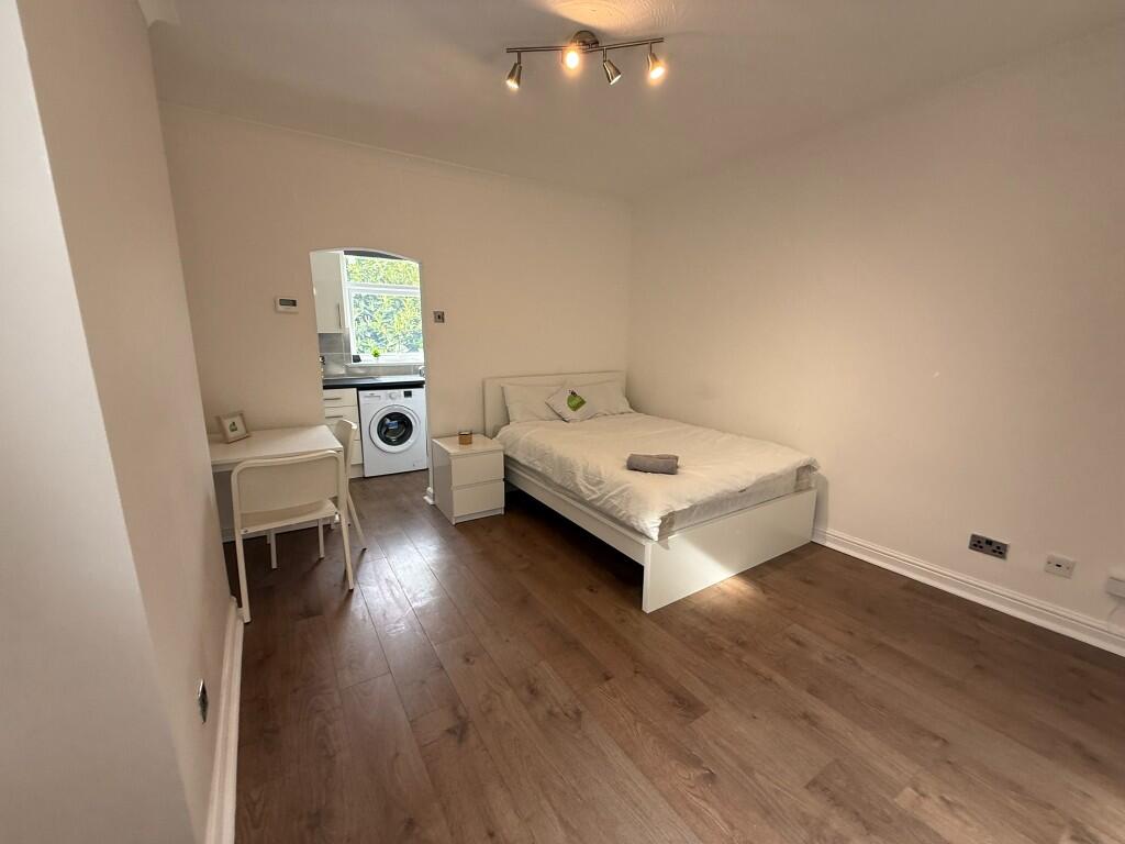 Main image of property: Flat 4, 2 Sandy Grove, Salford M6 8QX