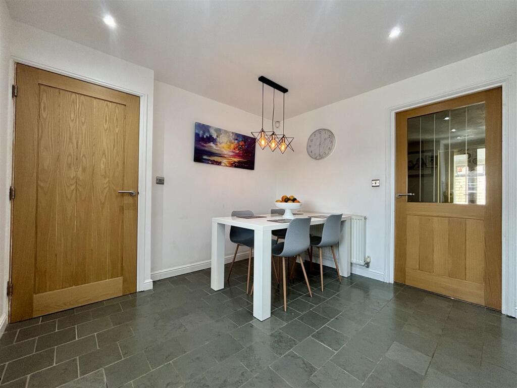Farfield Avenue, Bradford 6 - View 6