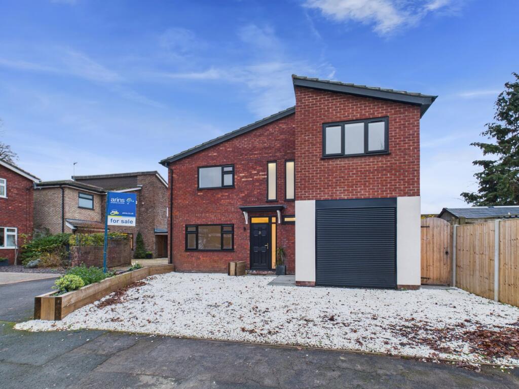Main image of property: Larissa Close, Tilehurst, Reading, RG31