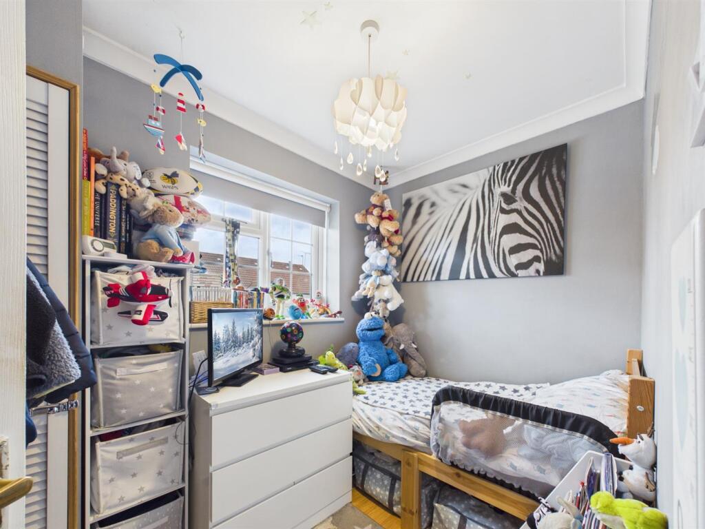 House in Aylesbury, Buckinghamshire - More