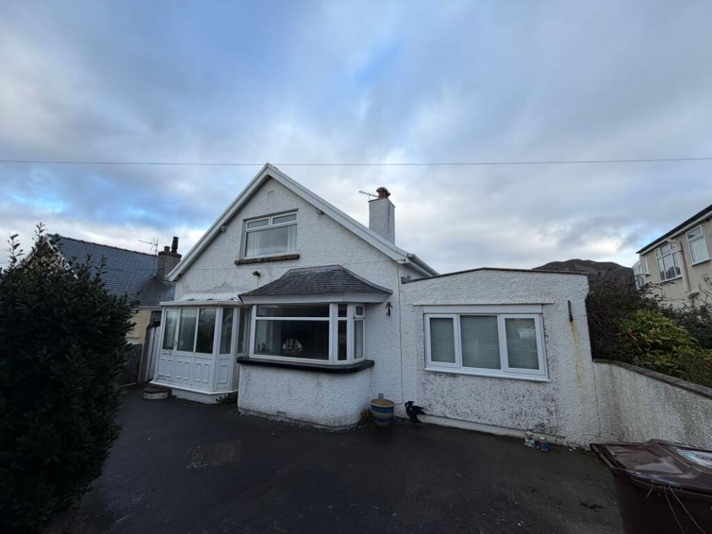Main image of property: 13 Gogarth Avenue, Dwygyfylchi, Penmaenmawr, Gwynedd, LL34 6PY