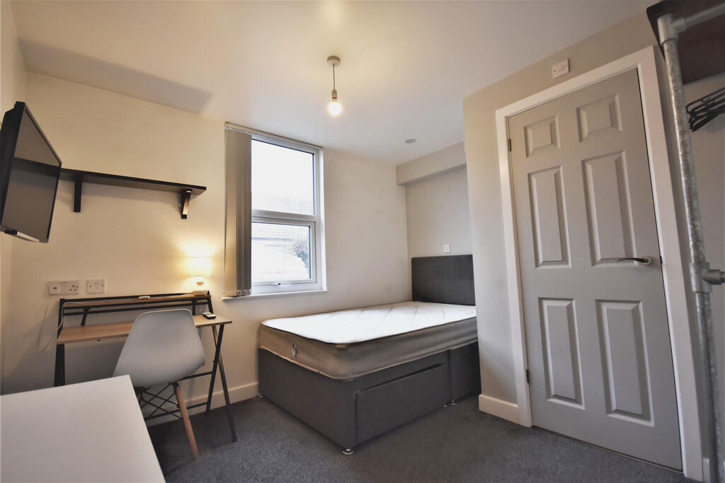 Main image of property: Bolingbroke Road, Coventry, CV3 1AP